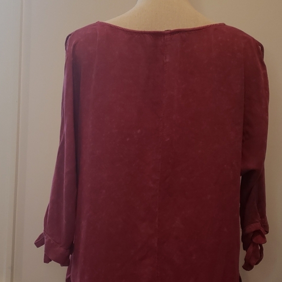 3/$30 𝅺UMGEE acid wash high low cold shoulder with ties - Picture 4 of 4